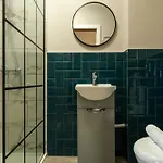 The Willow - 30 *